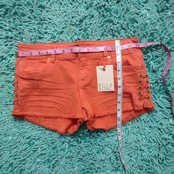NWT Billabong shorts. Size 27 - Picture 4 of 4